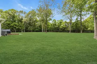 35 Bay Ave W, Hampton Bays, NY 11946 - Photo 27