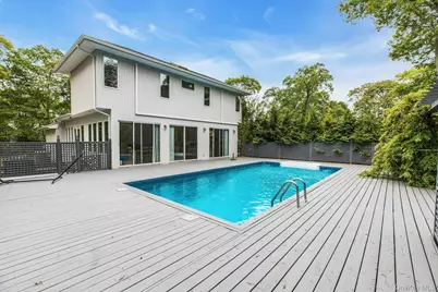 35 Bay Avenue W, Hampton Bays, NY 11946 - Photo 33