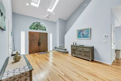 35 Bay Avenue W, Hampton Bays, NY 11946 - Photo 5