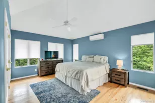 35 Bay Ave W, Hampton Bays, NY 11946 - Photo 23