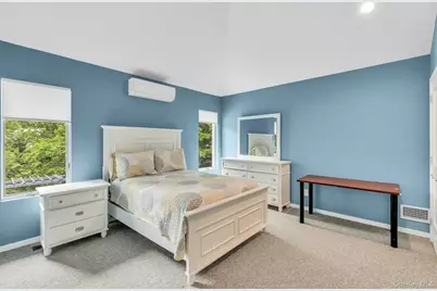 35 Bay Avenue W, Hampton Bays, NY 11946 - Photo 25