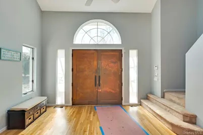 35 Bay Avenue W, Hampton Bays, NY 11946 - Photo 5