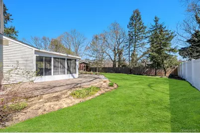 11 Biscayne Drive, Selden, NY 11784 - Photo 5