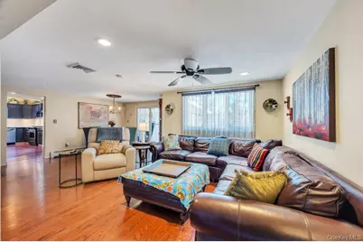 11 Biscayne Drive, Selden, NY 11784 - Photo 13