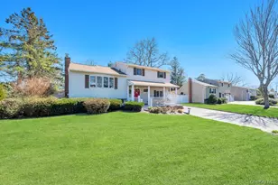 11 Biscayne Dr, Selden, NY 11784 - Photo 3