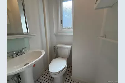 33 Carstairs Road, Valley Stream, NY 11581 - Photo 15