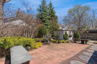 33 Carstairs Road, Valley Stream, NY 11581 - Photo 23