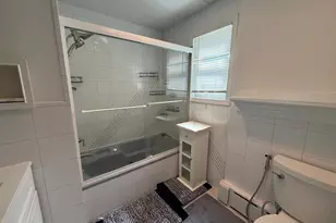 33 Carstairs Rd, Valley Stream, NY 11581 - Photo 9