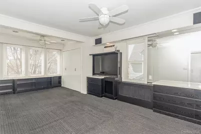 33 Carstairs Road, Valley Stream, NY 11581 - Photo 13