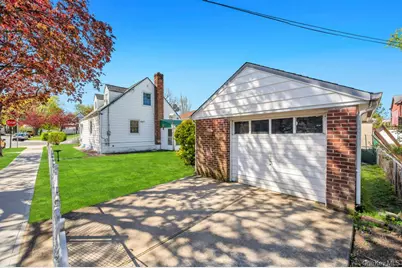 25719 87th Road, Floral Park, NY 11001 - Photo 7