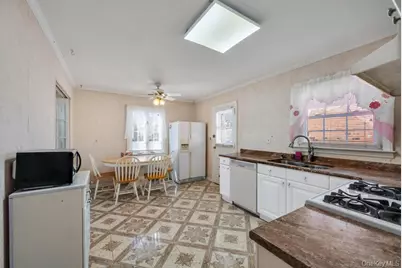 25719 87th Road, Floral Park, NY 11001 - Photo 11