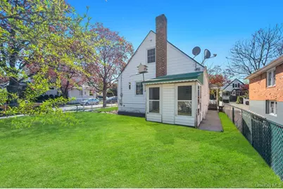 25719 87th Road, Floral Park, NY 11001 - Photo 5