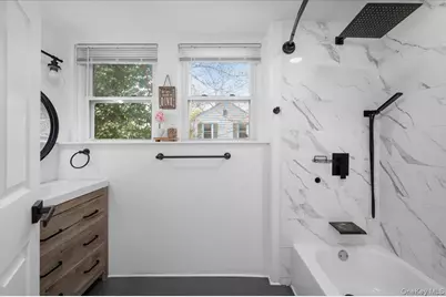 25 Whitewood Avenue, New Rochelle, NY 10805 - Photo 19