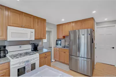 183 Lake Avenue, Saint James, NY 11780 - Photo 11