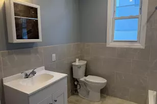 24 Doxsey Pl, Lynbrook, NY 11563 - Photo 3