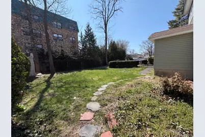 24 Doxsey Place #2, Lynbrook, NY 11563 - Photo 9