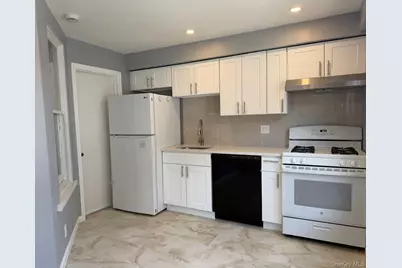 24 Doxsey Place #2, Lynbrook, NY 11563 - Photo 1