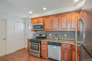 3659 Ionia St, Seaford, NY 11783 - Photo 11