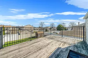 3659 Ionia St, Seaford, NY 11783 - Photo 27