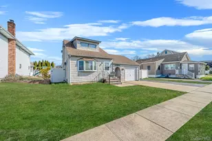 3659 Ionia St, Seaford, NY 11783 - Photo 3