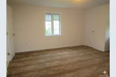 64 Old Pond Road, Great Neck, NY 11023 - Photo 5