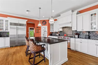 7 Brittany Lane, New Rochelle, NY 10805 - Photo 11