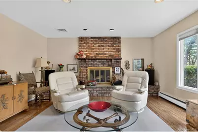 18 Quaker Ridge Drive, Brookville, NY 11545 - Photo 9