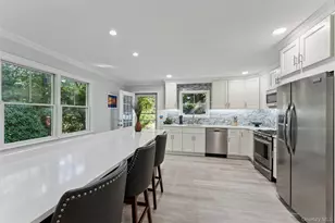 39 Cozine Rd, Center Moriches, NY 11934 - Photo 5