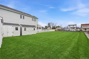 233 Arthur St, Freeport, NY 11520 - Photo 41