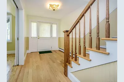 24 Bay Avenue, Sea Cliff, NY 11579 - Photo 3