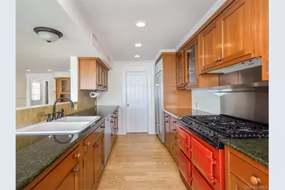 24 Bay Avenue, Sea Cliff, NY 11579 - Photo 13