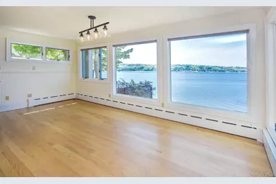 24 Bay Avenue, Sea Cliff, NY 11579 - Photo 11