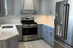 1016 Oaks Dr, Franklin Square, NY 11010 - Photo 5