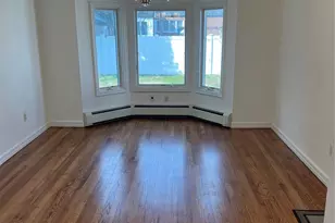 1016 Oaks Dr, Franklin Square, NY 11010 - Photo 7