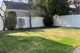 1016 Oaks Dr, Franklin Square, NY 11010 - Photo 17