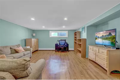 10 Dale Court, Massapequa, NY 11758 - Photo 11