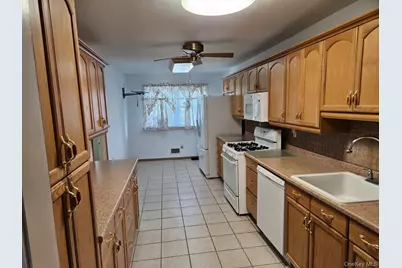 106 Fountain Avenue, Selden, NY 11784 - Photo 3