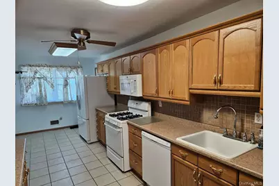 106 Fountain Avenue, Selden, NY 11784 - Photo 5