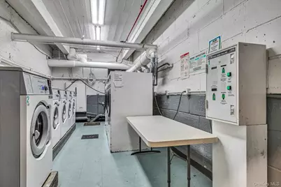 132-35 Sanford Avenue #613, Flushing, NY 11355 - Photo 17