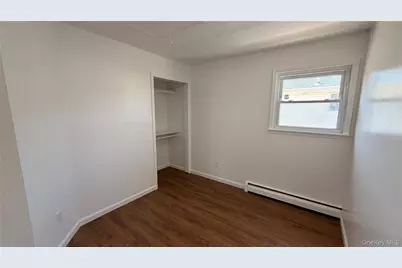 540 Oak Street, Copiague, NY 11726 - Photo 9