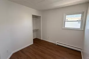 540 Oak St, Copiague, NY 11726 - Photo 9