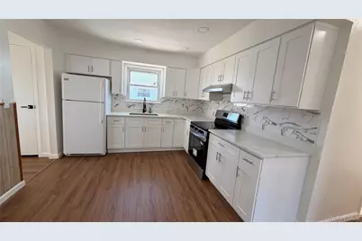 540 Oak Street, Copiague, NY 11726 - Photo 7