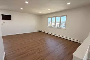 540 Oak St, Copiague, NY 11726 - Photo 3