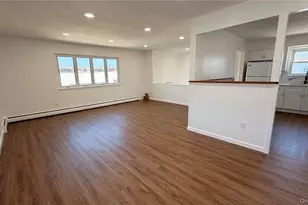 540 Oak St, Copiague, NY 11726 - Photo 17