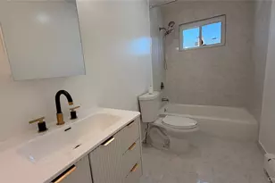 540 Oak St, Copiague, NY 11726 - Photo 11