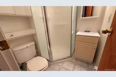 540 Oak Street, Copiague, NY 11726 - Photo 19