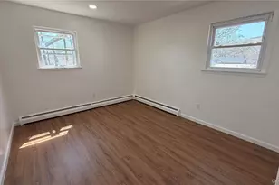 540 Oak St, Copiague, NY 11726 - Photo 15