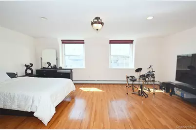 207-22 Jordan Drive #93 U, Bayside, NY 11360 - Photo 11