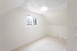 2 Oakland Dr N, Riverhead, NY 11901 - Photo 11