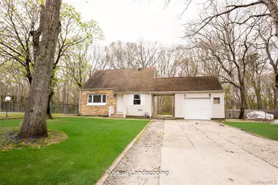 2 Oakland Drive N, Riverhead, NY 11901 - Photo 17